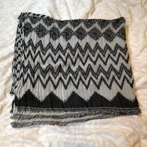 NWOT DKNY Pure Scarf Chevron Super Soft